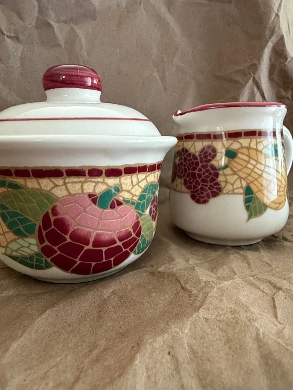 Decorative Fruit Pattern Ceramic Sugar and Creamer Set - White and Red